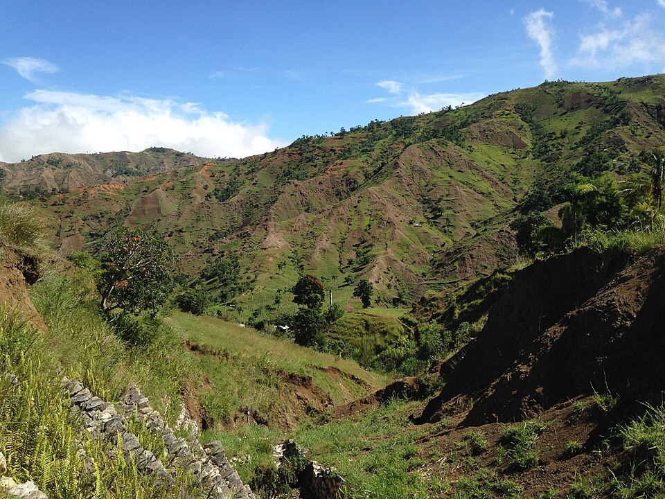 Green hills and farmland in Palmes, Petit-Goâve